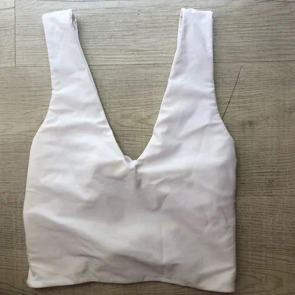 COPY - White crop bikini top and bottom - Picture 3 of 7